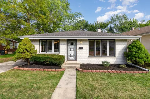 18417 School St, Lansing, IL 60438