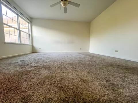 Living - 2136 Peach Tree Ln, Algonquin, IL 60102 photo 5 of 5