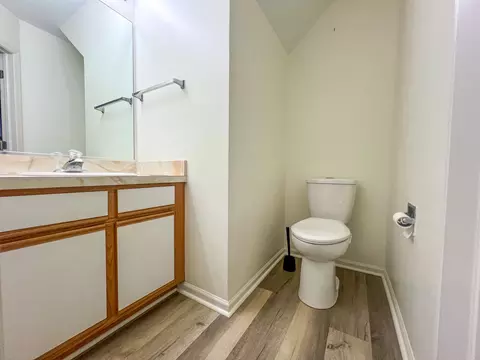 Bath - 2136 Peach Tree Ln, Algonquin, IL 60102 photo 1 of 3