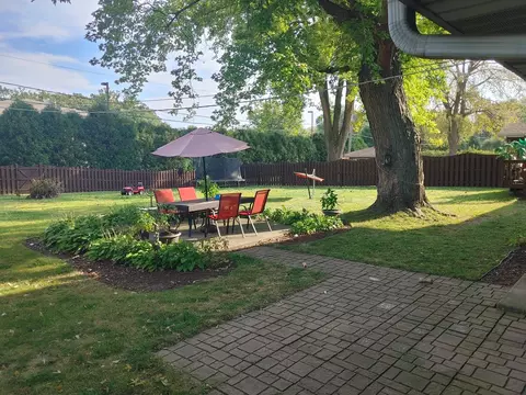 Exterior - 3906 W High St, Mchenry, IL 60050 photo 5 of 8