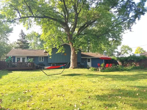 Exterior - 3906 W High St, Mchenry, IL 60050 photo 7 of 8