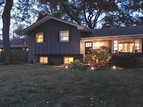 Exterior - 3906 W High St, Mchenry, IL 60050 photo 2 of 8