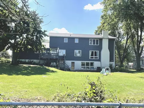 Exterior - 1730 Sheffer Rd, Aurora, IL 60502 photo 4 of 8