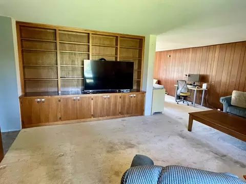 Living - 1730 Sheffer Rd, Aurora, IL 60502 photo 7 of 10