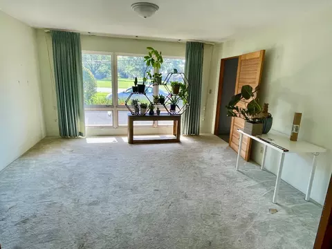 Living - 1730 Sheffer Rd, Aurora, IL 60502 photo 2 of 10