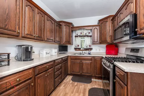 220 S Main St, Seneca, IL 61360 photo 8