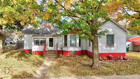 220 S Main St, Seneca, IL 61360 photo 2