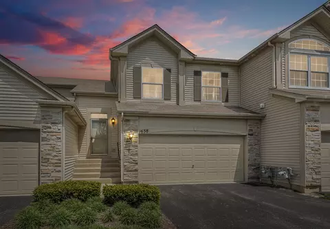1638 Fredericksburg Ln #1638, Aurora, IL 60503