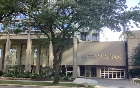 5320 N Sheridan Rd #2407-2408, Chicago, IL 60640