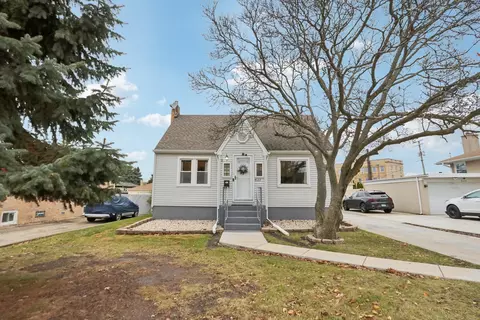 8122 W Oak Ave, Niles, IL 60714