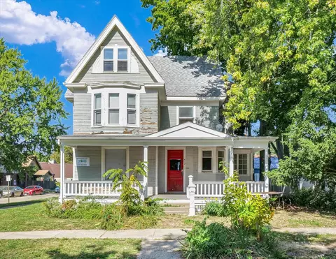 412 W Elm St, Urbana, IL 61801