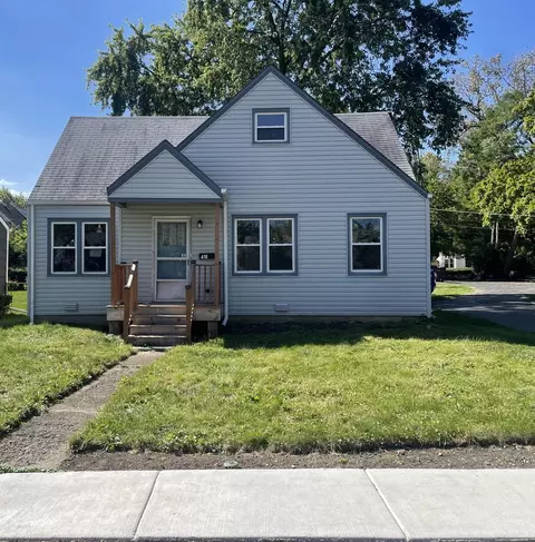418 S Lake Ter, Mundelein, IL 60060