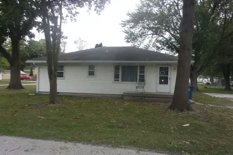 550 N Virginia St, Watseka, IL 60970
