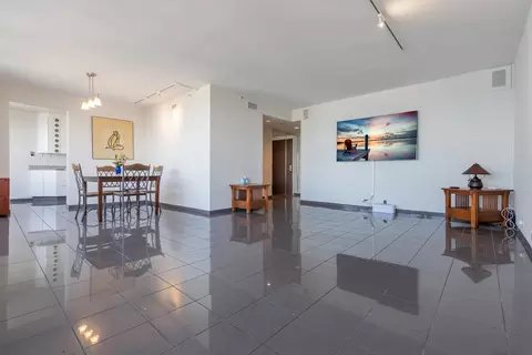 Living - 400 E Ohio St #4502, Chicago, IL 60611 photo 1 of 2