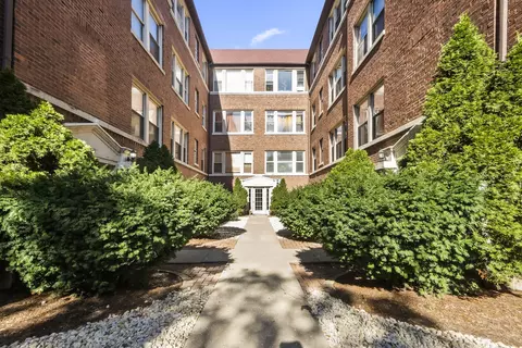 5739 N Ridge Ave #1E, Chicago, IL 60660