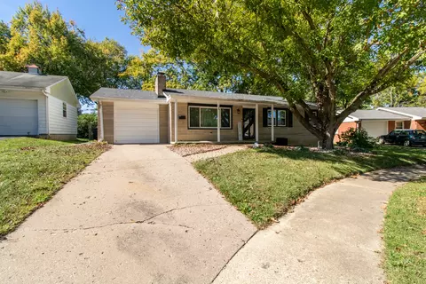 25 Lateer Dr, Normal, IL 61761