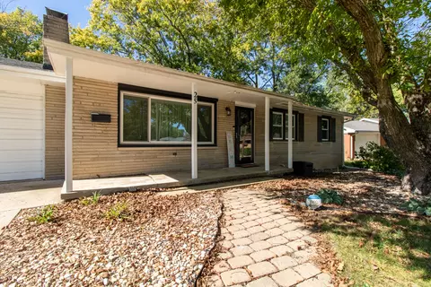 Exterior - 25 Lateer Dr, Normal, IL 61761 photo 3 of 8