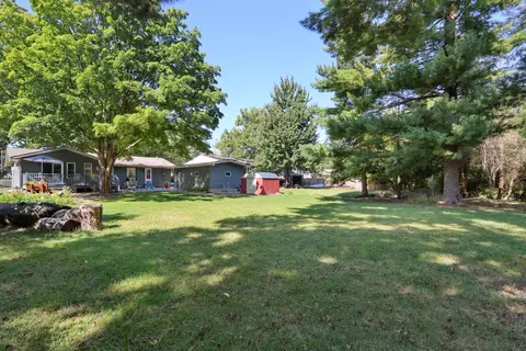 Exterior - 1916 Clover Ln, Champaign, IL 61821 photo 9 of 11
