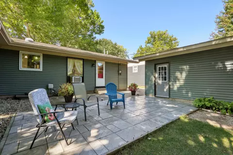 Exterior - 1916 Clover Ln, Champaign, IL 61821 photo 5 of 11