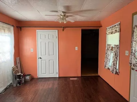 301 E Third St, Gridley, IL 61744 photo 5