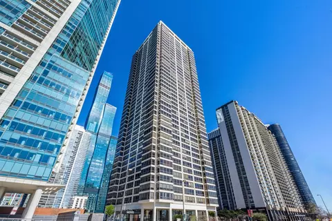 360 E Randolph St #3704, Chicago, IL 60601