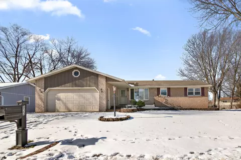 833 Bunker Hill Dr, Bourbonnais, IL 60914