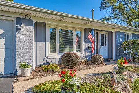 1100 Browning Ln, Lake Zurich, IL 60047