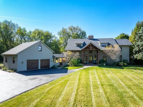 40 W967 Mulhern Dr, La Fox, IL 60147