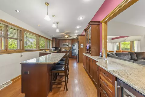 8415 S County Line Rd, Burr Ridge, IL 60527 photo 5