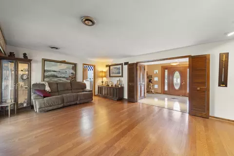 8415 S County Line Rd, Burr Ridge, IL 60527 photo 18