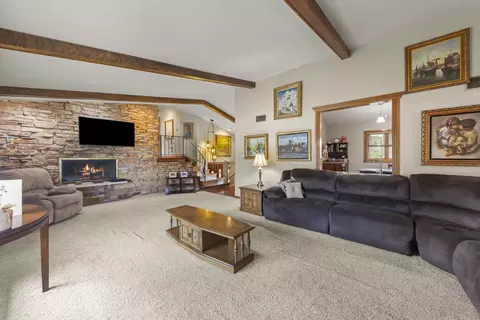 8415 S County Line Rd, Burr Ridge, IL 60527 photo 2