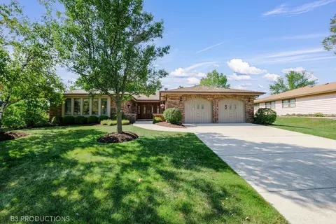 112 Mendon Ln, Schaumburg, IL 60193