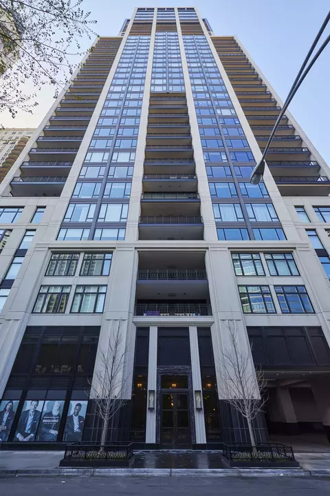 9 W Walton St #2702, Chicago, IL 60610