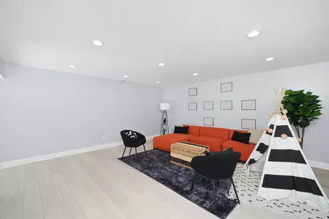 Living - 3001 Nottingham Ave, Markham, IL 60428 photo 2 of 3