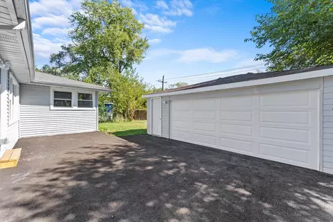 Exterior - 3001 Nottingham Ave, Markham, IL 60428 photo 6 of 7