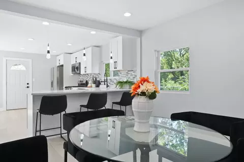 Dining - 3001 Nottingham Ave, Markham, IL 60428 photo 6 of 6