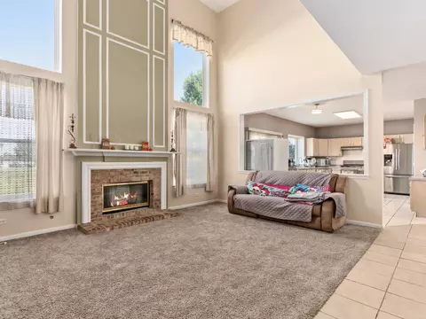 1031 Spinnaker St, Elgin, IL 60123 photo 6