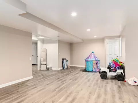 1031 Spinnaker St, Elgin, IL 60123 photo 23