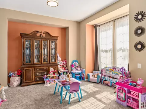 1031 Spinnaker St, Elgin, IL 60123 photo 4