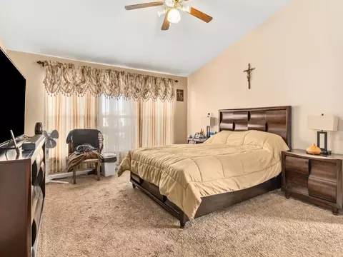 1031 Spinnaker St, Elgin, IL 60123 photo 14
