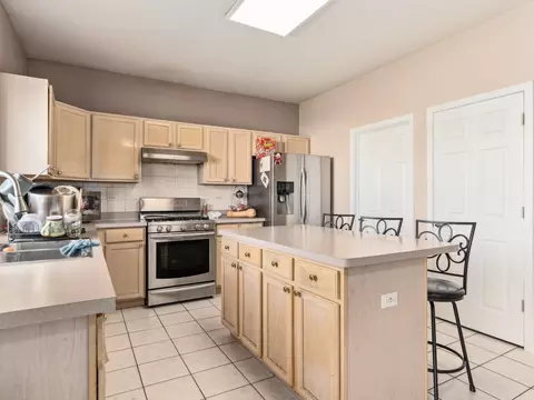 1031 Spinnaker St, Elgin, IL 60123 photo 11