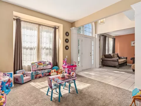 1031 Spinnaker St, Elgin, IL 60123 photo 5