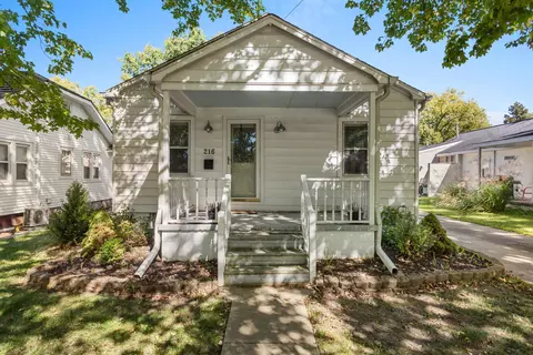 216 E High St, Monticello, IL 61856