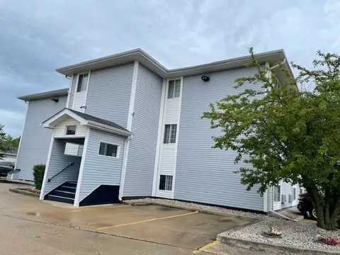 3170 W Monroe St #107, Waukegan, IL 60085