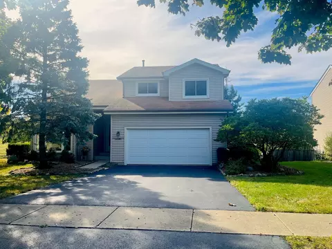 17587 W Dartmoor Dr, Grayslake, IL 60030