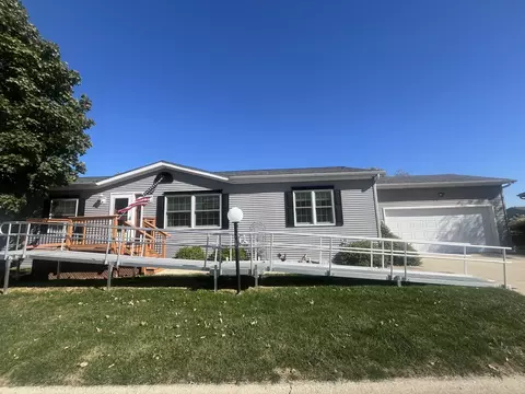 605 Bluebird Cir, Sandwich, IL 60548
