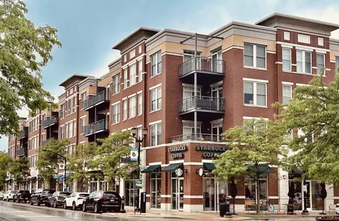 7243 Madison St #323, Forest Park, IL 60130
