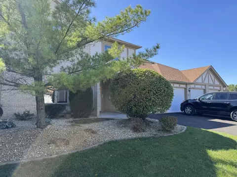 6423 Pine Trl #3, Tinley Park, IL 60477