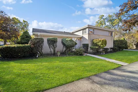 9246 Mason Ave, Morton Grove, IL 60053