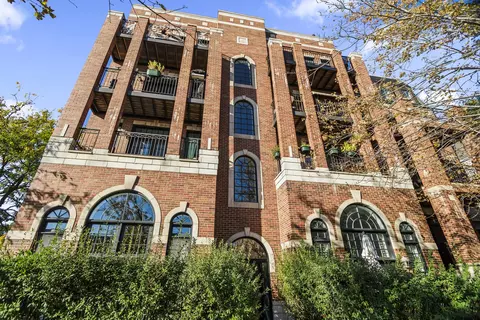 2348 W Roscoe St #4E, Chicago, IL 60618